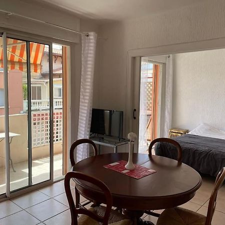 Studio A Sanary-Sur-Mer Avec Balcon A 200M Du Port Экстерьер фото