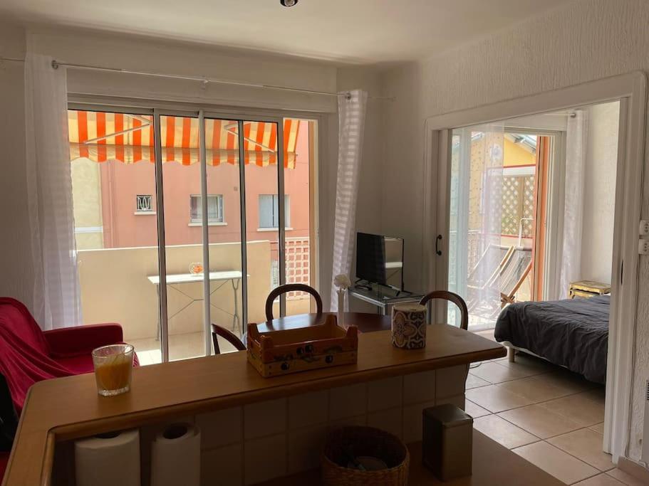 Studio A Sanary-Sur-Mer Avec Balcon A 200M Du Port Экстерьер фото